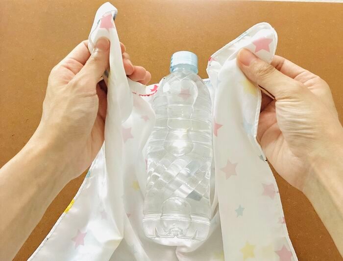 【ランチクロスのじゃない方の使い方】結んでねじるだけ！縫わずに作れる“お出かけ便利グッズ”が想像以上♡