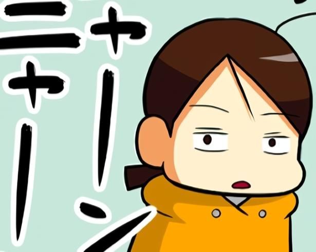 玄関先で猫が大興奮して家族を呼んでいた！ もちこ(@mogutchecho)