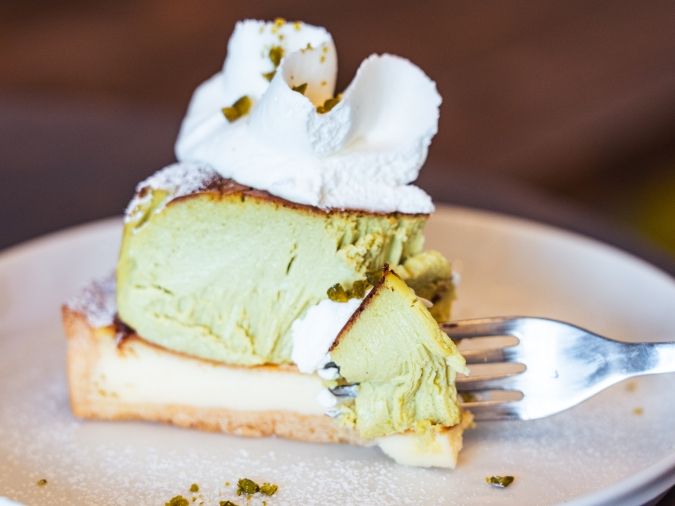 CHEESECAKE Lemon ピスタチオのバスクチーズタルト