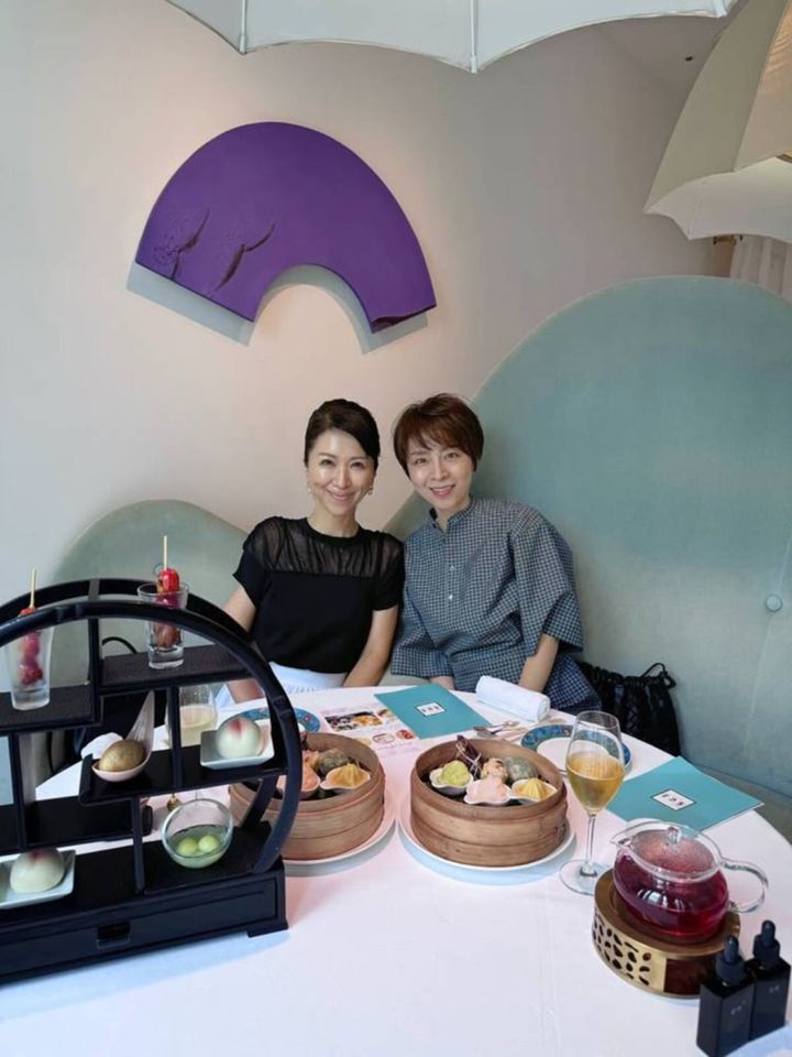 チャイニーズアフタヌーンティー 「REIKASAI GINZA」を訪れた成田千恵さんとご友人