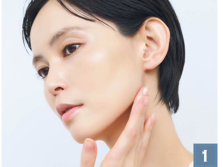 引いた影をなじませます。上ではなく首の方へ。下に向かってなじませるのがポイントです。