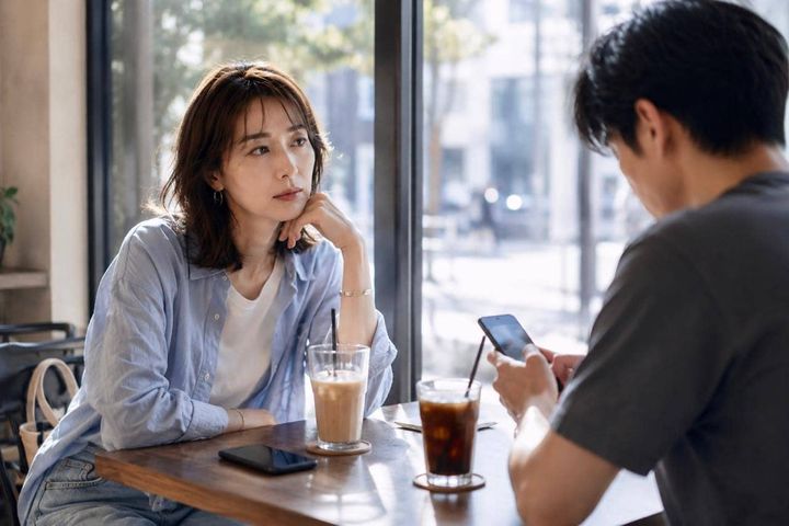 私って恋愛対象外？ 男性がさり気なく出す「脈なしサイン」