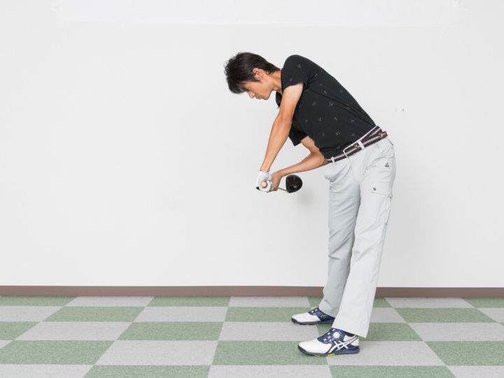 クラブと腕の動かし方に合わせた体幹と下半身の使い方