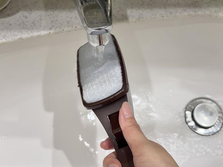 画像1: じゃない使い方① 網戸掃除に