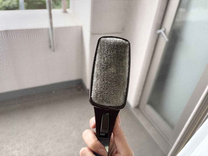 画像3: じゃない使い方① 網戸掃除に