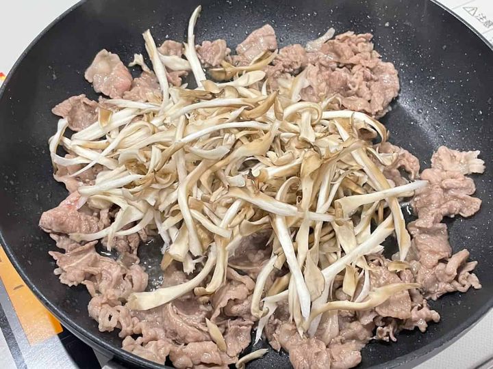 舞茸と牛肉のたまごとじ丼
