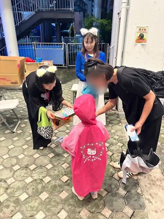 ひとり親家庭の親子を貸し切りの「浅草花やしき」に招待。夏休みに思い出を！