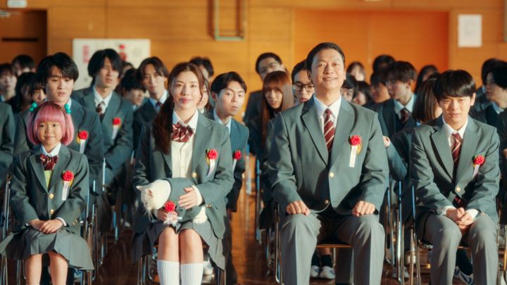 映画『高校生家族』場面写真 （C）仲間りょう／集英社 （C）2027 映画「高校生家族」製作委員会 width=