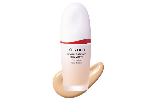 SHISEIDO エッセンス スキンスムース ファンデーション