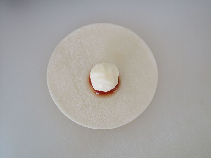 【餃子の皮が余ったら即作って】トースターで5分！カリッとトロ〜り「キャンディつまみ」がおやつ＆おつまみに最高すぎた