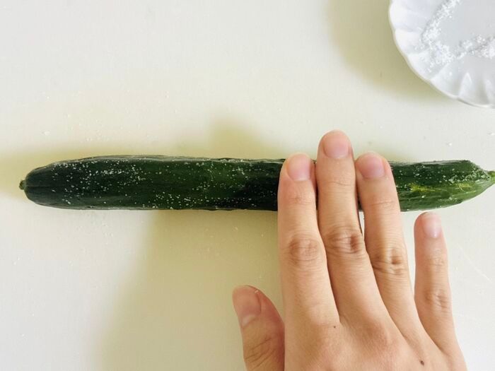 きゅうりを“丸ごと1本”突っ込んだ【ちくきゅう】の作り方「実は、とっても簡単なんです♡」