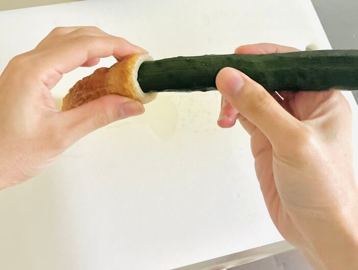 きゅうりを“丸ごと1本”突っ込んだ【ちくきゅう】の作り方「実は、とっても簡単なんです♡」