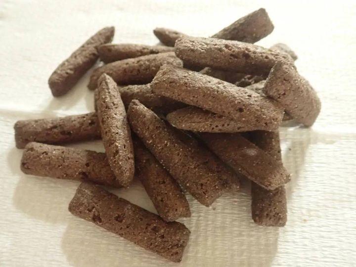 DAISO(ダイソー)：チョコインスティック
