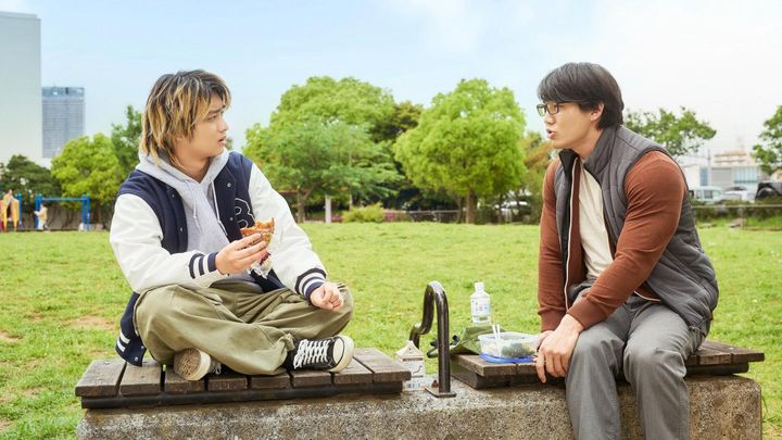 夜ドラ「税金で買った本」第14回より ©️NHK