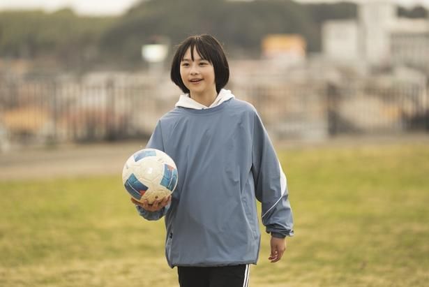 【写真を見る】姪の亜美役に、『ルックバック』で鮮烈なデビューを飾った新人俳優、七瀬ふうり [c]2027「旅する練習」製作委員会