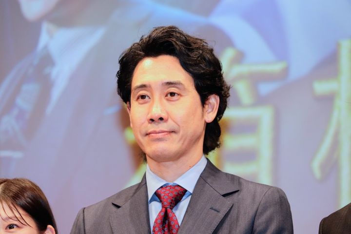 『俺たちの箱根駅伝』第1話完成試写会に登壇した大泉洋 クランクイン！ width=