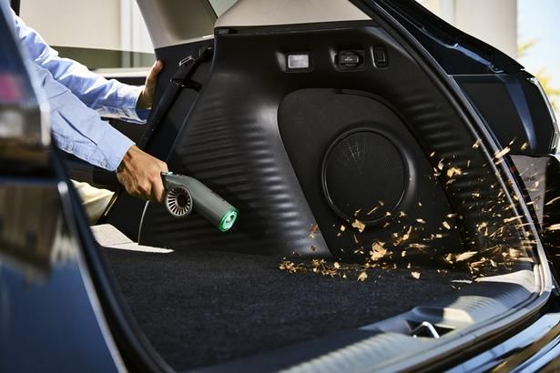 使用イメージ：車内トランクの清掃
