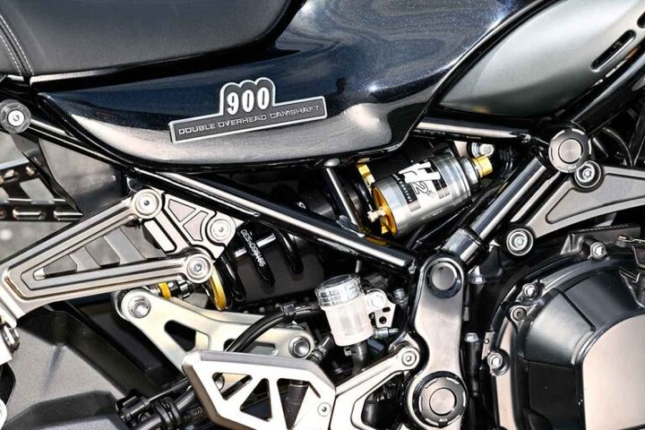KAWASAKI Z900RS build by AELLA