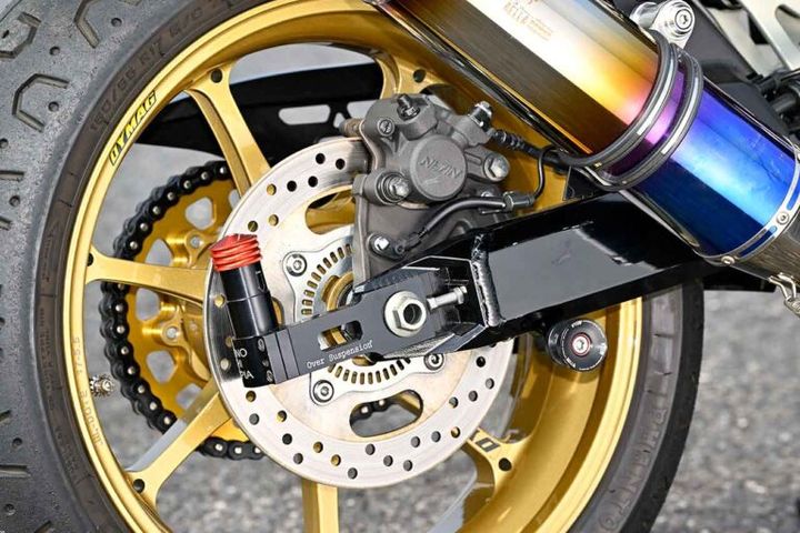 いまだ人気のZ900RS、どうカスタムする？ AELLAが作り上げた「走っても眺めても気持ちいい」一台