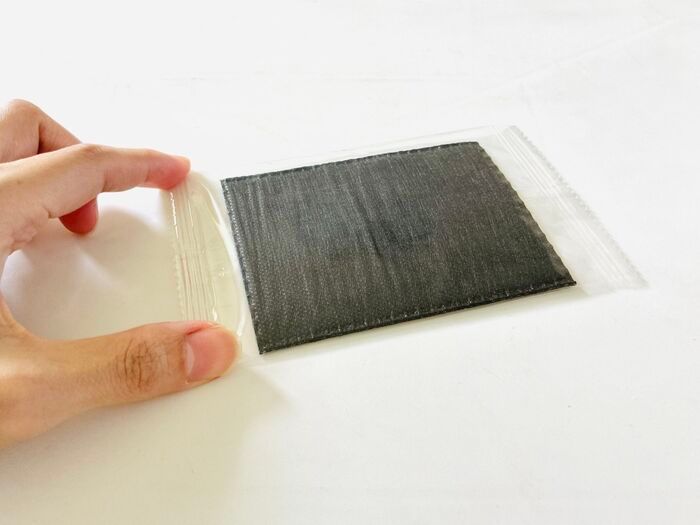 【キャンドゥ】実は秋冬も対策が必要！？今すぐ欲しくなる“ただ挟むだけ”の『真っ黒なシート』の正体は？