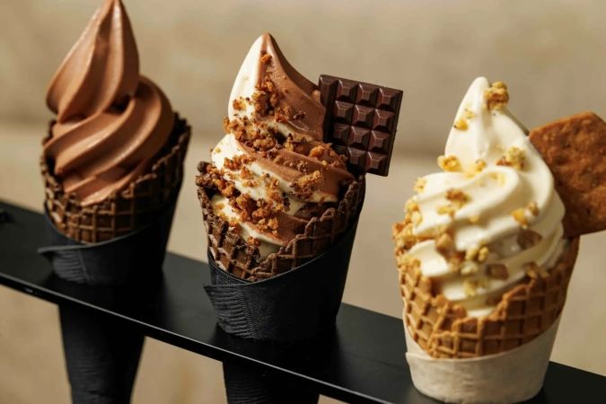 ＜アラン・デュカス・ショコラ・パリ＞ソフトクリーム