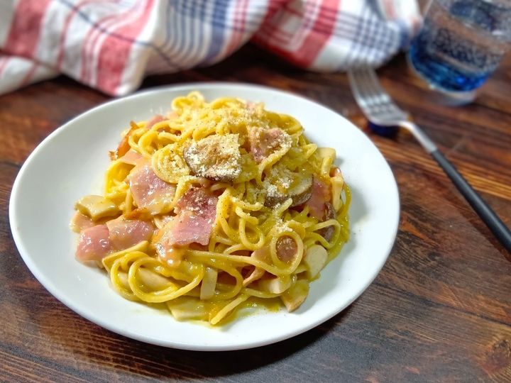 作り置き冷凍パスタ×粉末コーンスープで！もちもちベーコンきのこパスタ