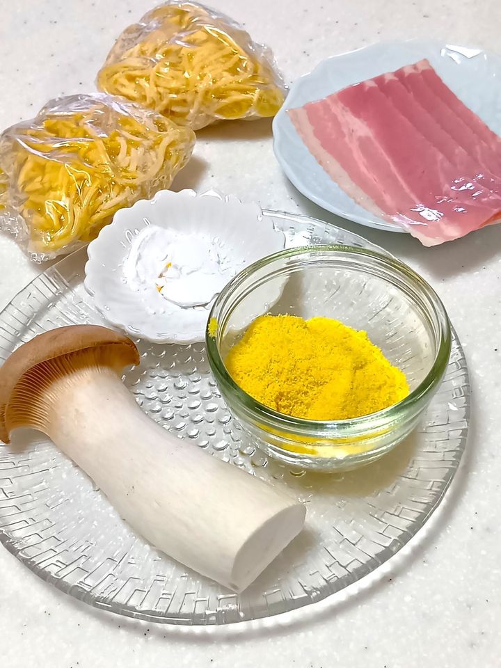 作り置き冷凍パスタ×粉末コーンスープで！もちもちベーコンきのこパスタ
