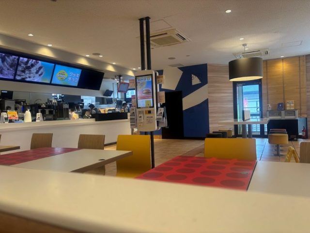 マクドナルド店内
