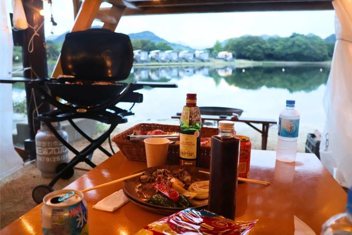 海を眺めながらバーベキュー