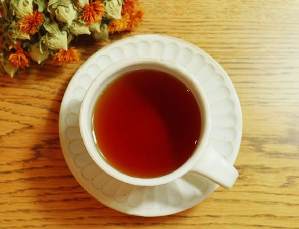 最上紅花と狭山和紅茶のクラフトティー「めぐる」登場！巡りを整える新しい一杯