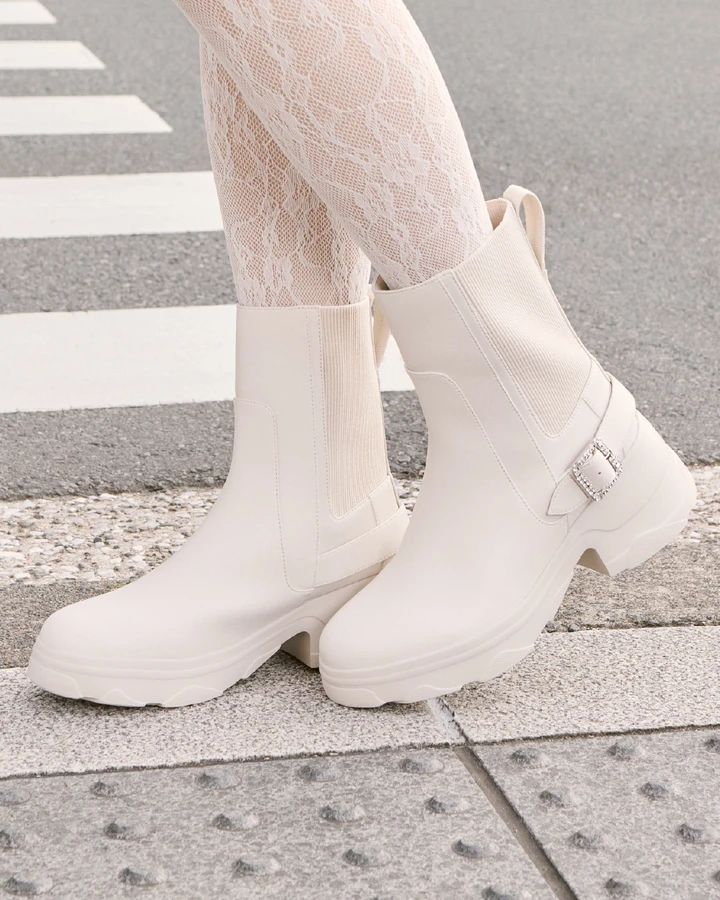 Bijou Buckle Short Boots ２色展開