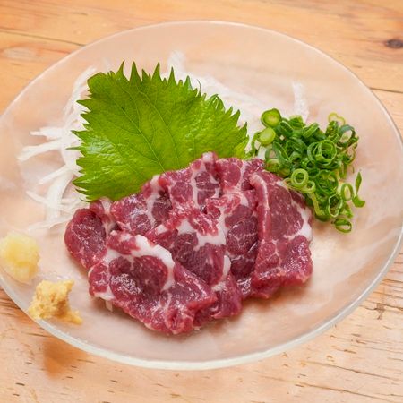 地元で人気の隠れ家焼き鳥店「ちんぷんかんぷん博多店」移転して装い新たにオープン