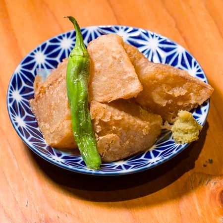地元で人気の隠れ家焼き鳥店「ちんぷんかんぷん博多店」移転して装い新たにオープン