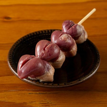 地元で人気の隠れ家焼き鳥店「ちんぷんかんぷん博多店」移転して装い新たにオープン