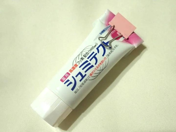 DAISO(ダイソー)：カラーダブルクリップ(挟口25mm)