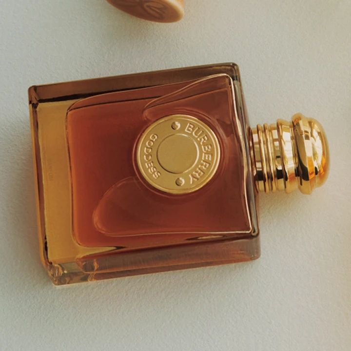【BURBERRY】優雅で洗練されたバニラの重なりに心酔