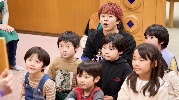 夜ドラ「税金で買った本」第16回より ©️NHK