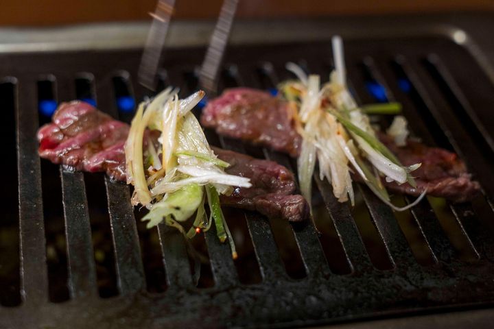 「明洞ロース」を焼く