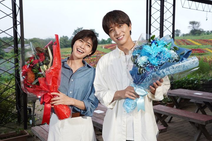 ドラマ『ラストノート』クランクアップを迎えた内田有紀＆寺西拓人 （C）フジテレビ width=