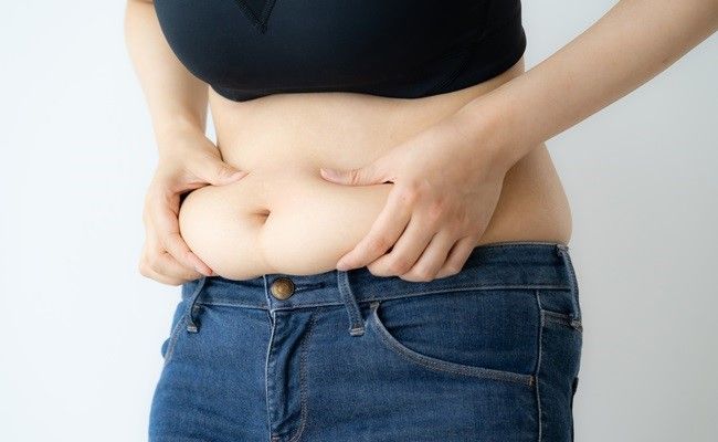 閉経・肥満・未産が高リスク！50代に急増する「子宮体がん」の見逃しがちな症状は？【医師監修】