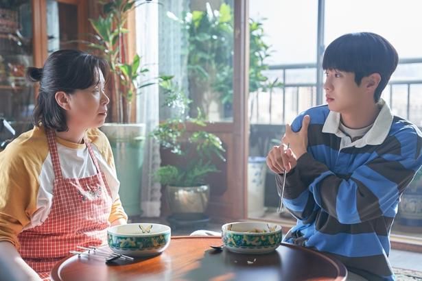 【写真を見る】『あなたが母親の手料理を食べられる回数は、あとどれくらい残ってますか？』より本予告編と本ビジュアル、新規場面写真が解禁に [c]2026 SEMICOLON STUDIO & BY4M ALL RIGHTS RESERVED