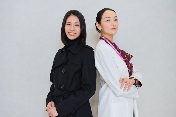 松下奈緒と冨永愛 ドラマ『アナログナース～デジタルってなんなんだよ!?～』より （C）テレビ朝日 width=