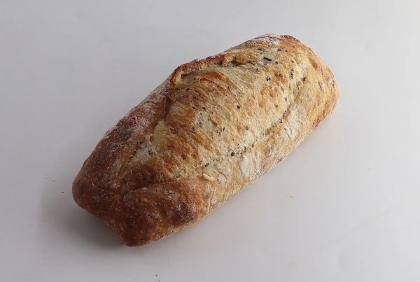 北海道・十勝の「ばん馬」や、奇跡の循環から生まれる美味しさを知ってほしい！「ばん馬から生まれる十勝のパンとお菓子のセット」