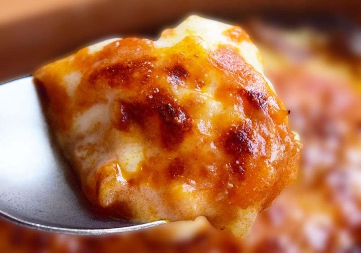ホワイトソースのクリーミーさに、ミートソースの旨みとチーズが合わさった、王道感のある味わい