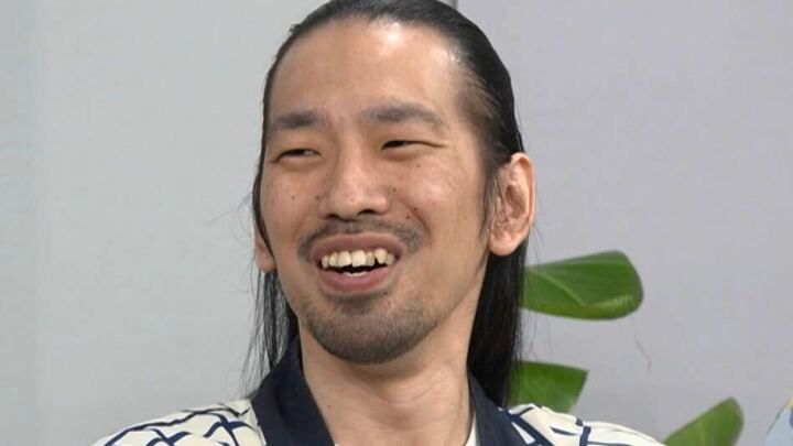 【写真・画像】人気芸人、意外な歌声を披露し絶賛の声「激うまやん」「めっちゃいい！」 1枚目