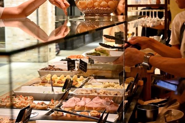 ベネチアの食文化を楽しめる店「BACARA」が アトレ恵比寿にOPEN！ナチュラルワインも多数提供