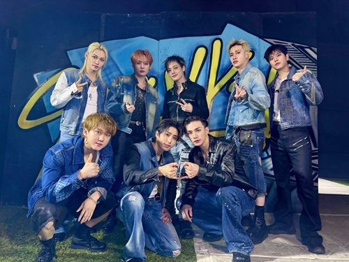 Stray Kids