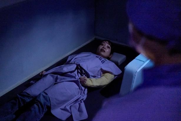 「残像」のイメージ。たった1人で逃げ場のない絶望的な状況に置かれるシーンも 画像提供：ユニバーサル・スタジオ・ジャパン