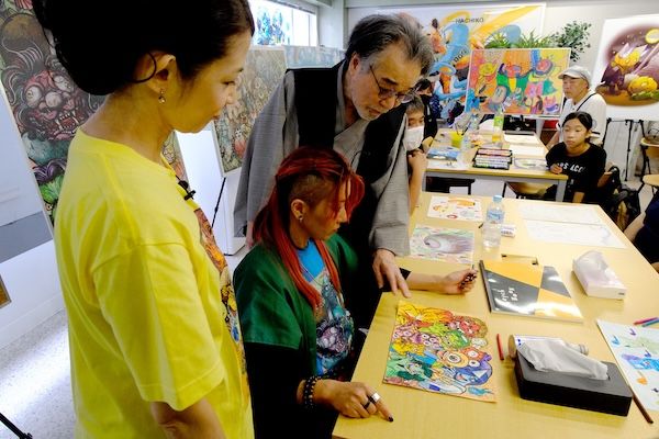 稲川淳二の稲川芸術祭とスポンジがコラボ。パラアーティストと絵画セッションを実施