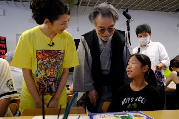 稲川淳二の稲川芸術祭とスポンジがコラボ。パラアーティストと絵画セッションを実施